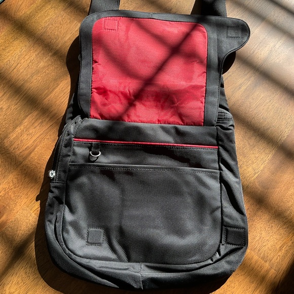 Tumi Black and Red Messenger Bag - Picture 2 of 13